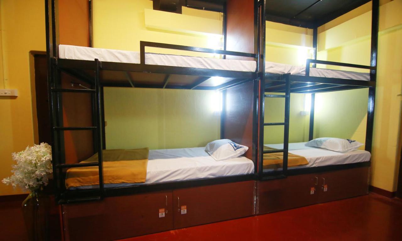 The Metro Pod - Backpackers A/C Dormitory Коччи Экстерьер фото