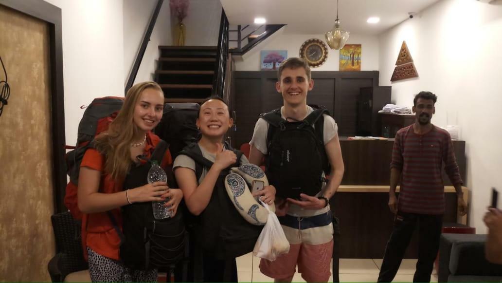 The Metro Pod - Backpackers A/C Dormitory Коччи Экстерьер фото