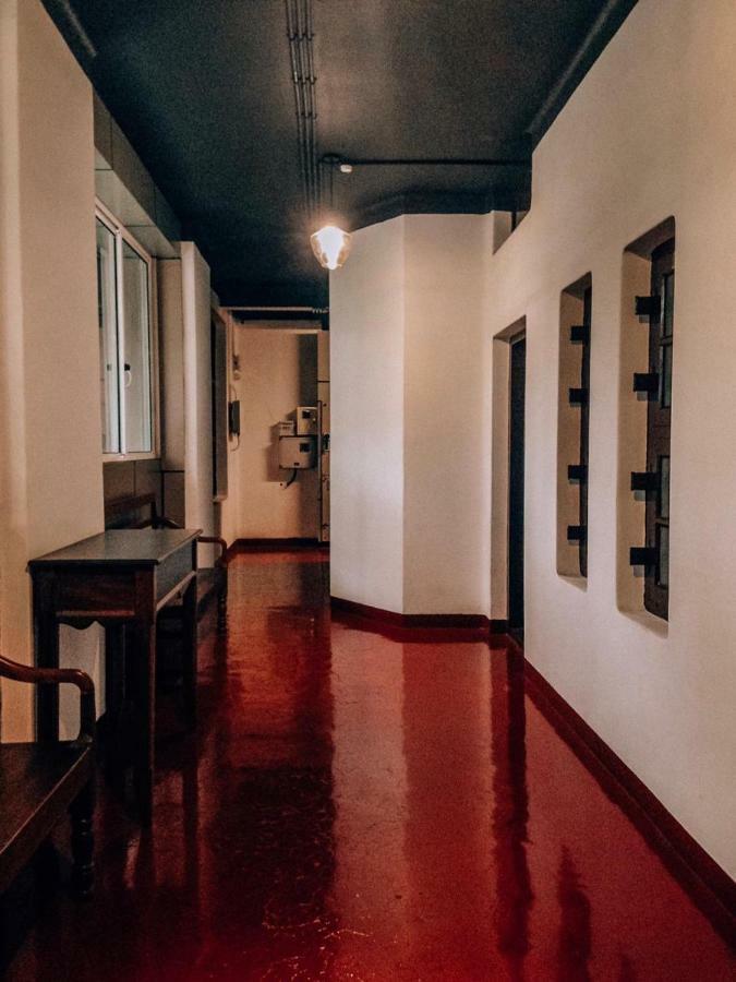 The Metro Pod - Backpackers A/C Dormitory Коччи Экстерьер фото
