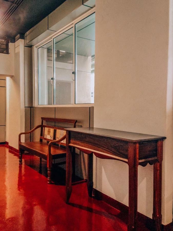 The Metro Pod - Backpackers A/C Dormitory Коччи Экстерьер фото